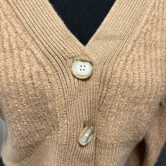 Aritzia - Babaton Sweater - Picture 4 of 7